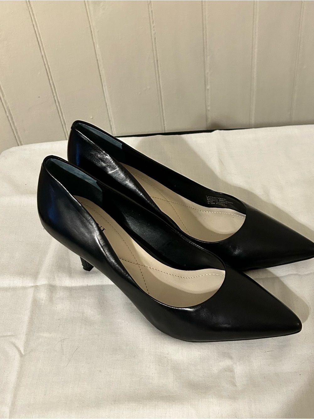 Alfani Step ‘n Flex Jeules Black Leather Pointed Toe 3” Pumps Size 8.5 M NWOB